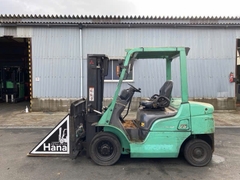 Xe nâng dầu 2.5 tấn MITSUBISHI FD25D-75 Số Sàn Đời 2015 (Gật Gù)