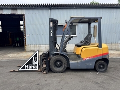 Xe nâng dầu 2 tấn TCM FD20T3 cũ Nhật bãi số tự động đời cao - F120-00324