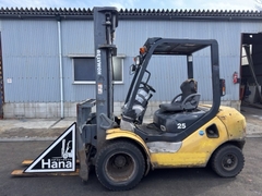 Xe nâng dầu cũ 2.5 tấn KOMATSU FD25C-17 Đời 2011 (Số Sàn - Gật Gù - Nâng 4m)
