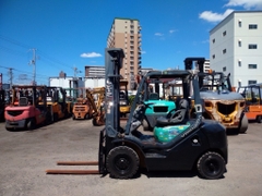Xe nâng dầu cũ 2.5 tấn KOMATSU FD25T-16 số tự động tháp nâng cao 4m đời 2007 giá rẻ - 724425