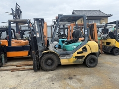 Xe nâng dầu 2.5 tấn KOMATSU FD25-16 số tự động cũ Nhật bãi dịch càng - 718426