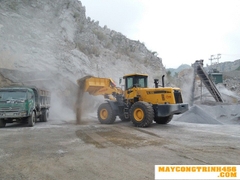 Xúc lật 3 m3 cho thuê giá rẻ. Liên hệ 0989459456