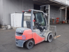 XE NÂNG DẦU TOYOTA  50-8FD25 385576 LH:096.235.1368