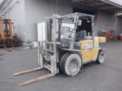 XE NÂNG DẦU KOMATSU FD35-5 LH:096.235.1368
