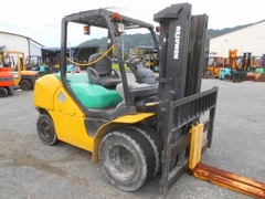 Xe nâng dầu cũ 4.5 tấn KOMATSU FD45T-10 số tự động động cơ SAA4D95LE lốp kép nâng cao 3m đời 2009 - 134392