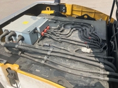 Xe nâng điện ngồi lái cũ 2.5 tấn KOMATSU FE25-1 Pin Lithium Đời 2016 (Dịch Giá)