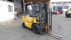Xe nâng dầu cũ 2.5 tấn MITSUBISHI FD25T (Số Tự Động - Dịch Giá)