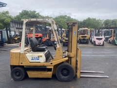 Xe nâng bãi TCM FD25Z2 Liên hệ: 096.235.1368