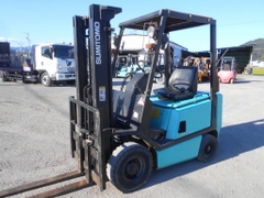Xe Nâng 1,5 Tấn Số tự động, chui container SUMITOMO 03-FD15PVIXA Nhập Nhật Giá tốt