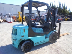 Xe nâng Nhật bãi 2,5 tấn SUMITOMO 11FD25PAXI98D dịch càng đời cao 2014 cực đẹp
