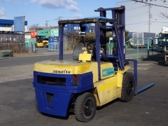 Xe Nâng 4 Tấn Komatsu FD40-5 số tự động, dịch giá Nhập Nhật Giá tốt