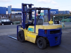 Xe Nâng 4 Tấn Komatsu FD40-5 số tự động, dịch giá Nhập Nhật Giá tốt