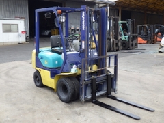Xe Nâng 1,5 Tấn Komatsu FD15C-16 số sàn, lốp kép, dịch giá Nhập Nhật Giá tốt