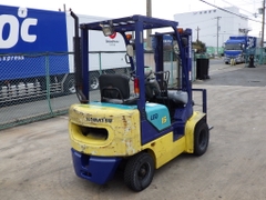 Xe Nâng 1,5 Tấn Komatsu FD15C-16 số sàn, lốp kép, dịch giá Nhập Nhật Giá tốt