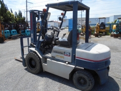 Xe nâng Komatsu FD25-11 số sàn, gật gù, máy đen cực đẹp Nhập khẩu từ Nhật