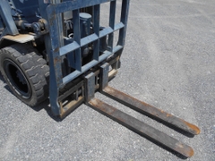 Xe nâng Komatsu FD25-11 số sàn, gật gù, máy đen cực đẹp Nhập khẩu từ Nhật