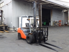 Xe nâng dầu 3 tấn TOYOTA 8FD30 số tự động – Nâng cao 5m, gật gù, lốp kép, động cơ 3Z siêu bền – Nhập khẩu từ Nhật Bản