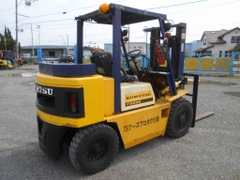 Xe nâng dầu 3,3 tấn Komatsu FD33-4 số sàn kèm đối trọng phụ – Nhập khẩu từ Nhật Bản