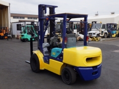 Xe nâng dầu 3 tấn Komatsu FD30-12 số sàn, dịch giá, tháp nâng cao 4m – Nhập khẩu từ Nhật Bản