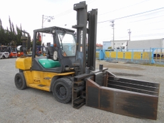 Xe nâng dầu 7 tấn Komatsu FD70-10 số tự động tháp 4m đời 2010 Nhập Nhật