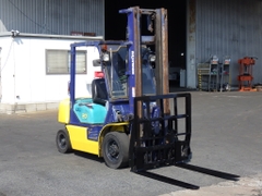 Xe nâng dầu 2 tấn Komatsu FD20T-12 số tự động, gật gù, nâng cao 4m – Nhập khẩu Nhật Bản