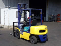 Xe nâng dầu 2 tấn Komatsu FD20T-12 số tự động, gật gù, nâng cao 4m – Nhập khẩu Nhật Bản