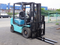 Xe nâng dầu 2,5 tấn SUMITOMO 11FD25PAXI chui container nâng cao 4,3m dịch giá đời 2014
