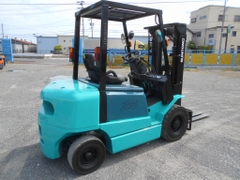 Xe nâng dầu 2,5 tấn SUMITOMO 11-FD25PVIIHA chui container nâng cao 3m dịch càng giá rẻ