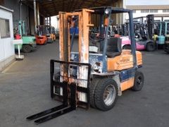 Xe nâng 2 tấn số sàn TOYOTA 5FD20 lốp kép giá rẻ-Liên hệ ngay 0989459456