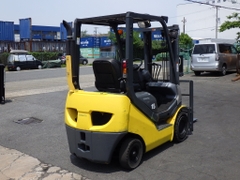 Xe nâng dầu 1,5 tấn KOMATSU FD15T-21 số tự động dịch giá đời 2015