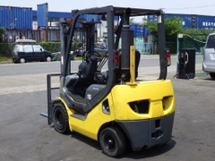 Xe nâng dầu 1,5 tấn KOMATSU FD15T-21 số tự động dịch giá đời 2015