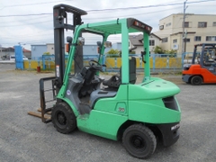 Xe nâng dầu 2,5 tấn MITSUBISHI FDE25T số tự động gật gù đời 2018 siêu lướt
