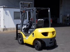 Xe nâng dầu 2 tấn KOMATSU FD20T-17 số tự động, tháp 4m, đời 2011