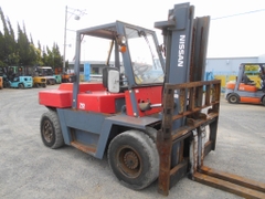 Xe nâng dầu 7 tấn NISSAN  DF05A70 sản xuất 1996. Xe chất, giá rẻ