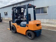 Xe nâng dầu 2 tấn TOYOTA 7FD20 số sàn nhập khẩu từ Nhật giá rẻ