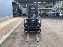 Xe nâng dầu 2,5 tấn TCM FD25T3 số tự động, gật gù động cơ TD27 bền bỉ Nhập Nhật