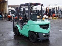 Xe nâng dầu 3 tấn MITSUBISHI FD30T Số tự động, dịch càng sản xuất năm 2007