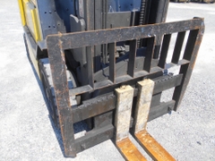 Xe nâng dầu 2,5 tấn SUMITOMO 11-FD25PVIXA số tự động, mâm xoay cực đẹp nhập Nhật