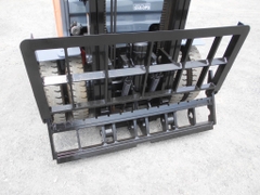 Xe nâng dầu 2,5 tấn TOYOTA 8FD25 số sàn, gật gù (lật đổ), lốp kép, nâng cao 4 m