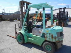 Xe nâng dầu 2,5 tấn MITSUBISHI FD25 số sàn, gật gù, lốp kép giá rẻ Nhập Nhật