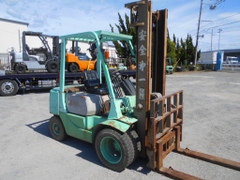 Xe nâng dầu 2,5 tấn MITSUBISHI FD25 số sàn, gật gù, lốp kép giá rẻ Nhập Nhật