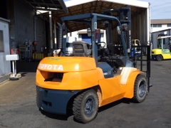 Xe nâng dầu 3,5 tấn TOYOTA 7FD35 số sàn, lốp kép, gật gù siêu đẹp đời 2014