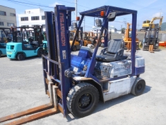 Xe nâng dầu 2 tấn Komatsu FD20-11 số tự động Nhập Nhật giá rẻ