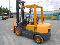 Xe nâng dầu 2,5 tấn TCM FD25Z5 số sàn, dịch giá nâng cao 4 m nhập Nhật