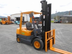 Xe nâng dầu 2,5 tấn TCM FD25Z5 số sàn, dịch giá nâng cao 4 m nhập Nhật