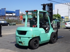 Xe nâng dầu 3,5 tấn TOYOTA 7FD35, dịch càng, tháp nâng cao 4m, sản xuất 2005