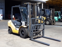 Xe nâng dầu 3 tấn KOMATSU FD30T-17 chui container (3 ty 3 lao), gật gù