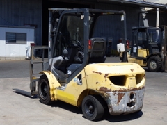 Xe nâng dầu 3 tấn KOMATSU FD30T-17 chui container (3 ty 3 lao), gật gù