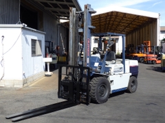 Xe nâng dầu 4,5 tấn KOMATSU FD45-5 số sàn, dịch giá Nhập Nhật cực đẹp