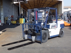 Xe nâng dầu 3,5 tấn KOMATSU FD35-5 số tự động nhập Nhật cực chất